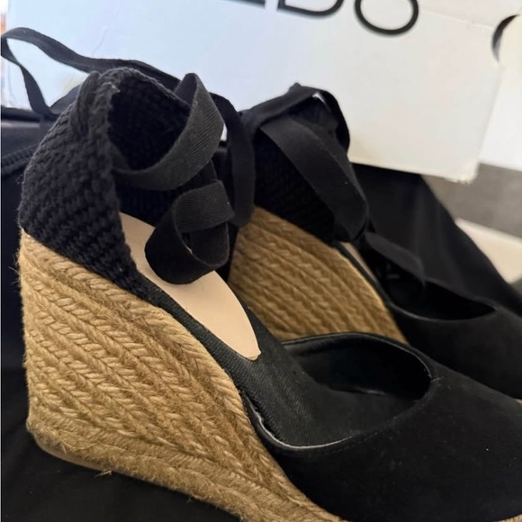 Aldo Black and Tan Espadrille Wedges - Picture 1 of 3